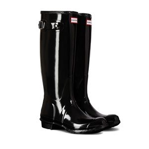 Black hunter boots